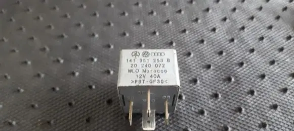 Volkswagen Golf III Other relay 141951253B 20240072