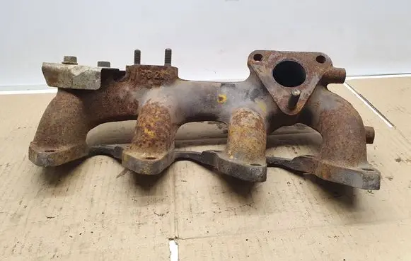Mitsubishi Galant Exhaust manifold