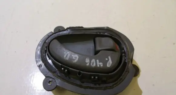Peugeot 406 Rear door interior handle 9616307477