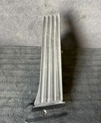 BMW X6 F16 Accelerator throttle pedal 6853175 12037813DE 6PV01043533