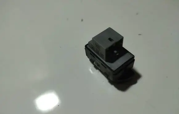 Volkswagen Polo Central locking switch button 