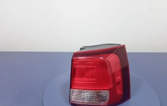KIA Sorento Rear/tail lights 924021U500
