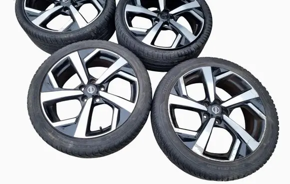 Nissan Qashqai R19 alloy rim 