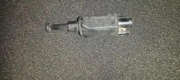 Volkswagen PASSAT B3 Brake pedal sensor switch 191945515 Nenustatyta
