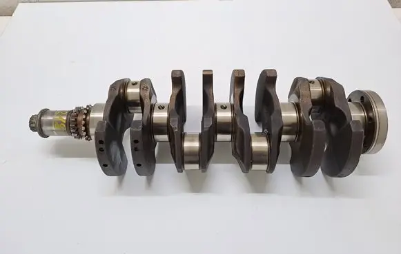 Volkswagen PASSAT B6 Crankshaft 27011204 112418 803CAK