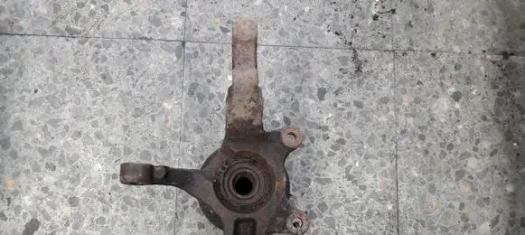 Nissan Note (E12) Front wheel hub
