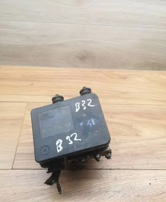 Volkswagen Golf Plus ABS Pump 1K0907379AC 00005305H0 10096003593
