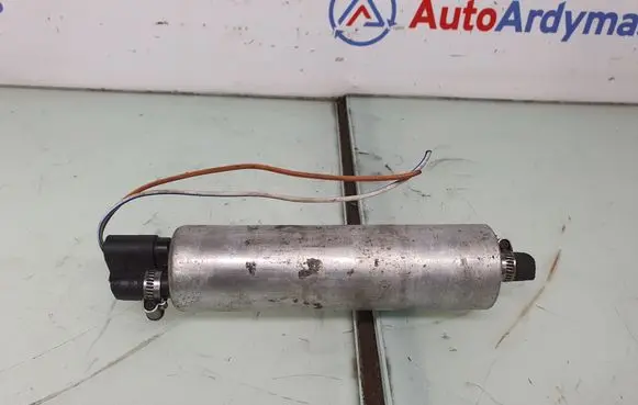 BMW 5 E39 Fuel injection high pressure pump 6767383 16146767383 7165590