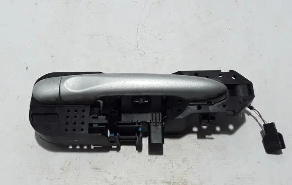 Renault Latitude (L70) Front door exterior handle
