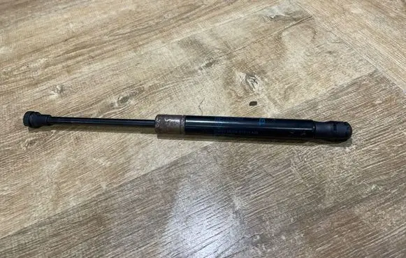 Porsche Macan (95B) Front bonnet/hood damper/strut 95B823359 3795430570
