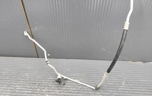 Dacia Sandero III Air conditioning (A/C) pipe/hose 924403872R