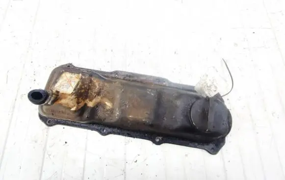 Volkswagen Jetta II Rocker cam cover 