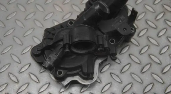Volkswagen Jetta VI Water pump 04C121600K 04C121600J