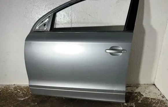 Audi Q7 4L Front door