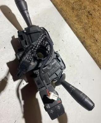 Wiper turn signal indicator stalk/switch