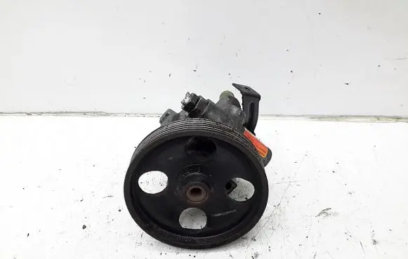 Volvo S40, V40 Power steering pump 26083376