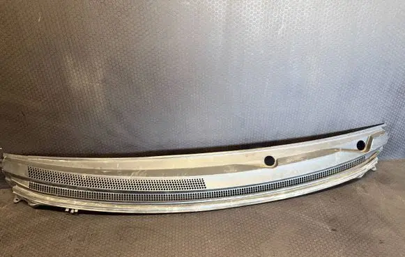 Mitsubishi Colt CZ3 Wiper trim MR7405A131