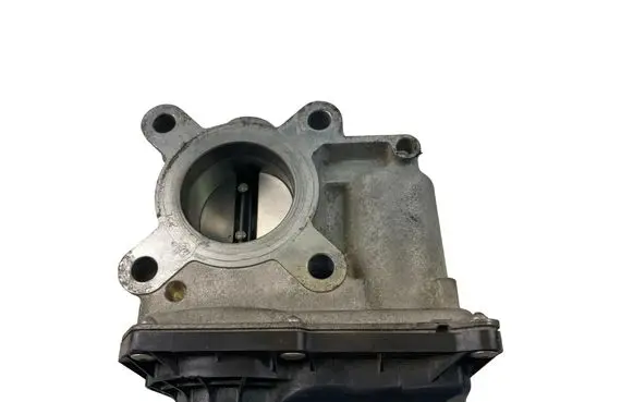 Volkswagen PASSAT B8 Throttle valve 03N128063B