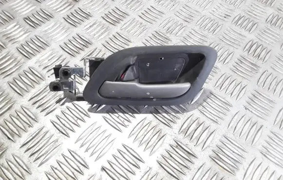Honda FR-V Front door interior handle 