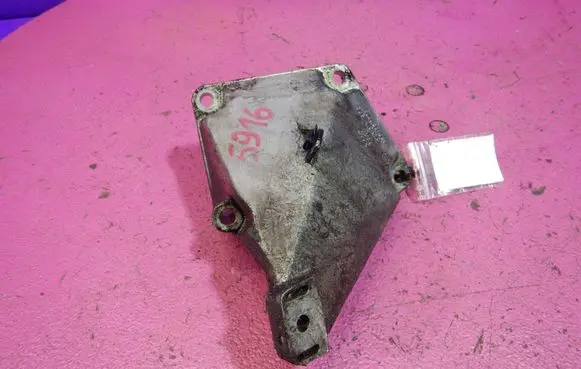 Audi A4 S4 B6 8E 8H Engine mounting bracket 4B0199307C
