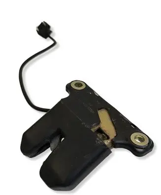 Audi A8 S8 D2 4D Tailgate/trunk/boot lock/catch/latch 4A5827505B 893971632
