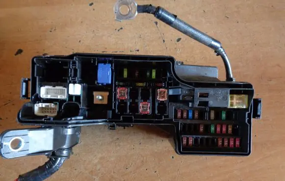 Toyota Aygo AB40 Fuse box set 821110HY90B