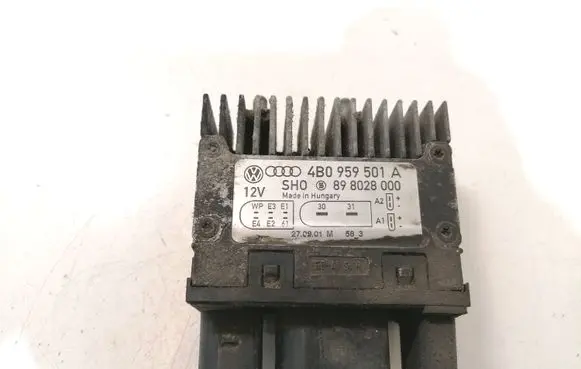 Audi A6 S6 C5 4B Fan control module 4B0959501A 898028000