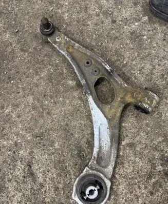 Ford Escape III Front lower control arm/wishbone LX613A424