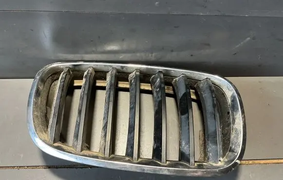 BMW X5 E70 Front bumper upper radiator grill 7171396