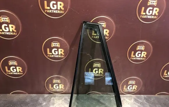 Rear vent window glass