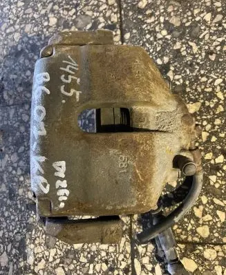 Volkswagen PASSAT B6 Front brake caliper