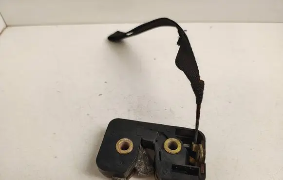 Saab 900 CD Tailgate lock loop/hook striker 9231267