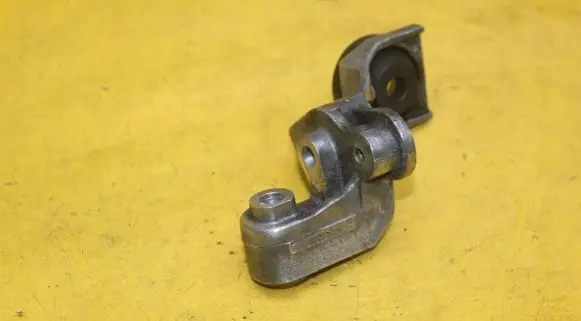 Mercedes-Benz C W205 Engine mounting bracket A6542200000