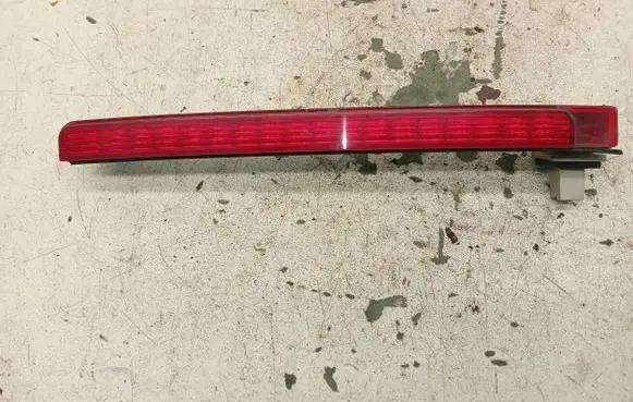 Mercedes-Benz E W211 Third/center stoplight A2118200256 2DA008625
