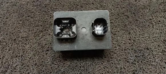 Glow plug pre-heat relay
