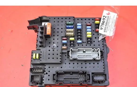 Volvo S60 Fuse box set 28017881