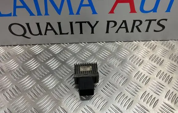 Glow plug pre-heat relay