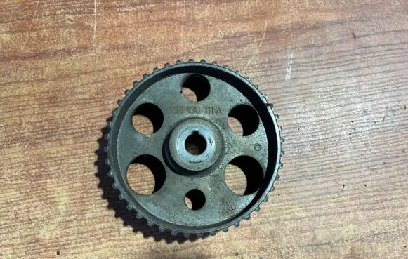 Volkswagen PASSAT B5 Camshaft pulley/ VANOS 028130111A