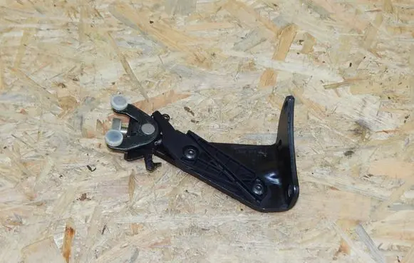 Volkswagen Multivan T5 Sliding door lower roller guide/hinge 7H0843398T GS0508027S