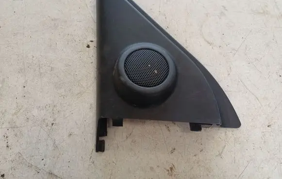 Suzuki Swift I Front door high frequency speaker 8479063J1