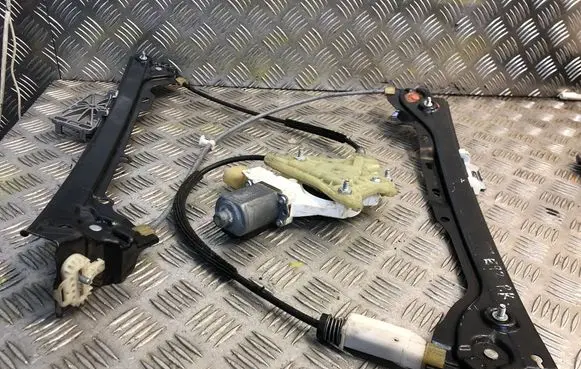 BMW 3 E92 E93 Front door electric window regulator 7193455