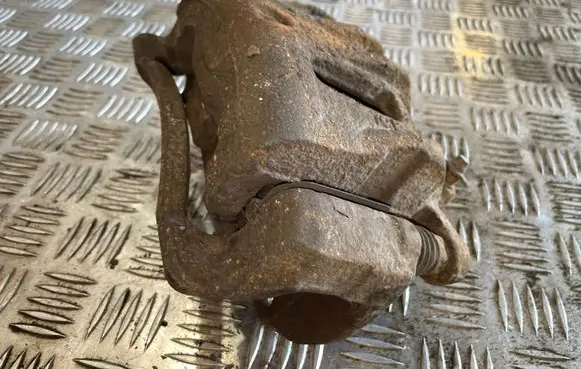 Hyundai Santa Fe Front brake caliper BO140102