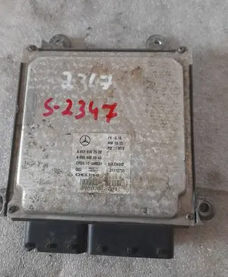 Mercedes-Benz E W212 Engine control unit/module A6519007500 6519007500