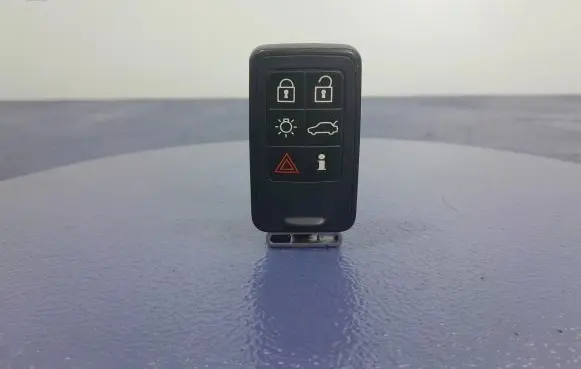 Volvo XC60 Ignition lock 8676875