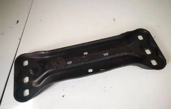 Mercedes-Benz E W211 Engine mounting bracket