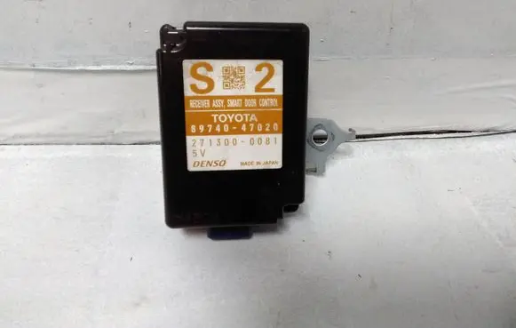 Toyota Prius (XW30) Door control unit/module 8974047020 2713000081