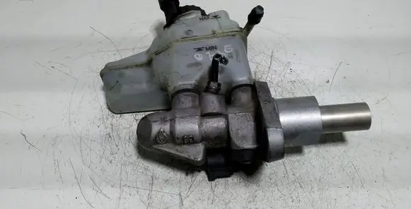 Skoda Octavia Mk2 (1Z) Master brake cylinder 1K0945459A
