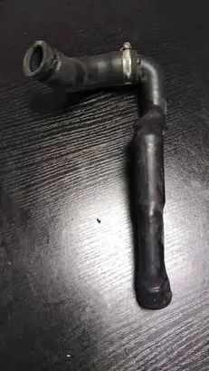 BMW 7 E38 Engine coolant pipe/hose 1742135
