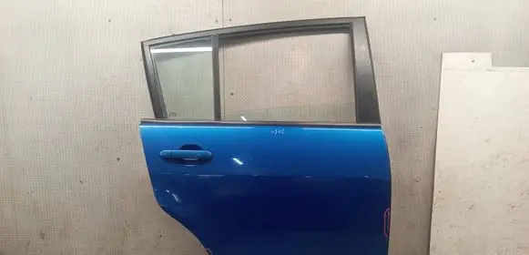 Nissan Tiida C11 Rear door 