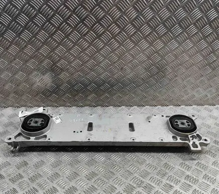 Peugeot 3008 III Engine mounting bracket 9840719280